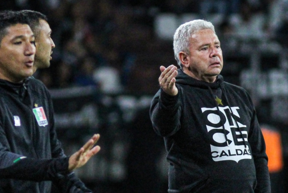 Hernán Darío Herrera, el técnico del Once Caldas, se quejó hoy por la cantidad de partidos que ha jugado en el último mes, serán 15.