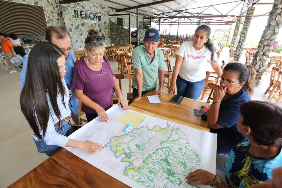 Habitantes y vecinos de la vereda Las Margaritas asistieron a la socialización del PBOT.
