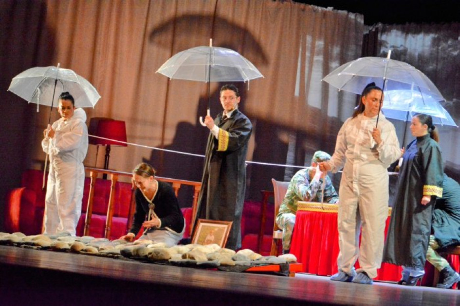 Foto | Freddy Arango | LA PATRIA   Los personajes favoritos de Fabio Rubiano en Mantener el juicio son las mamás, la esposa del militar secuestrado y las forenses.