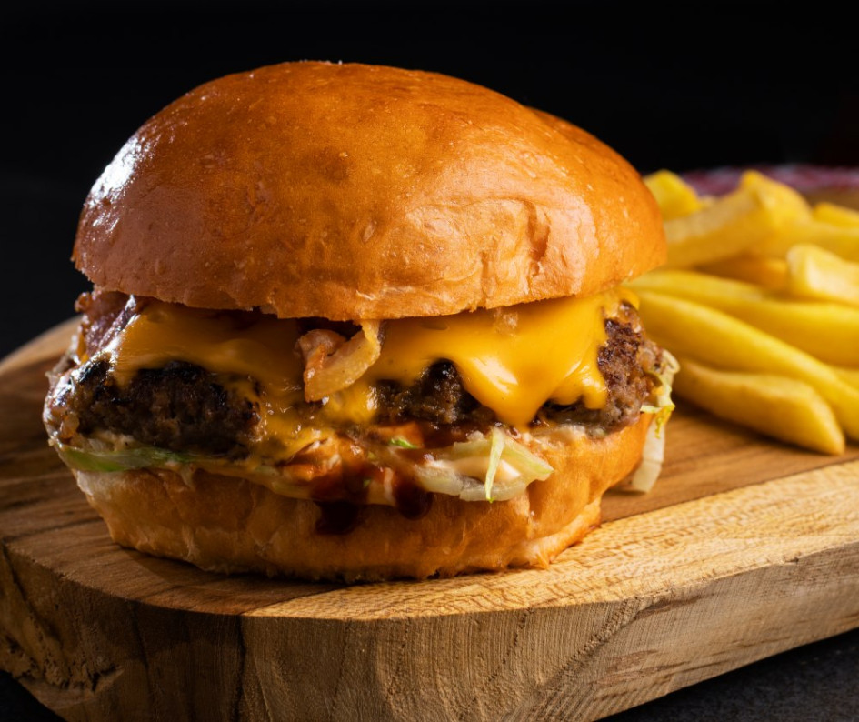 Foto | Cortesía Freepik | LA PATRIA  Se espera consolidar una Ruta de la Hamburguesa a partir de esta iniciativa.