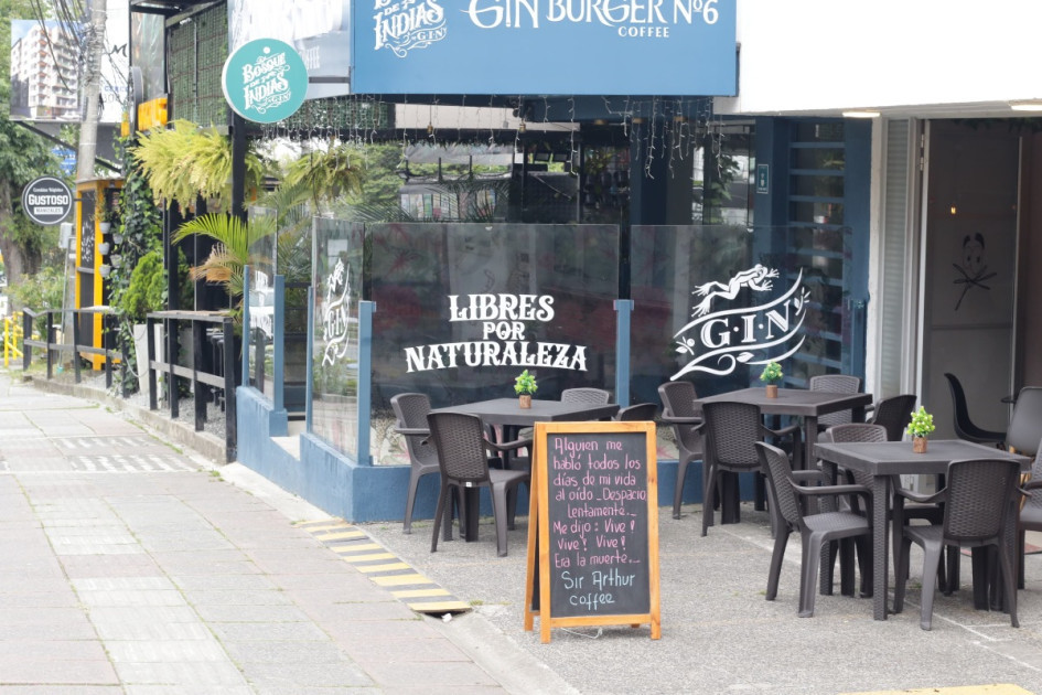 LA PATRIA le muestra cuánto le costaría formalizar su terraza con ayuda de la Sociedad Colombiana de Arquitectos. De 400 en Manizales, solo una está legalizada hasta este martes (6 de mayo). Se acerca nuevo cobro por aprovechamiento económico del espacio público.