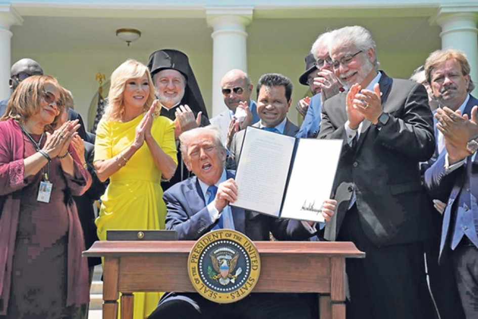 El presidente de Estados Unidos, Donald Trump, lanzó nuevas amenazas ayer y de paso firmó una orden sobre la libertad religiosa durante el Día Nacional de Oración en la Casa Blanca en Washington.
