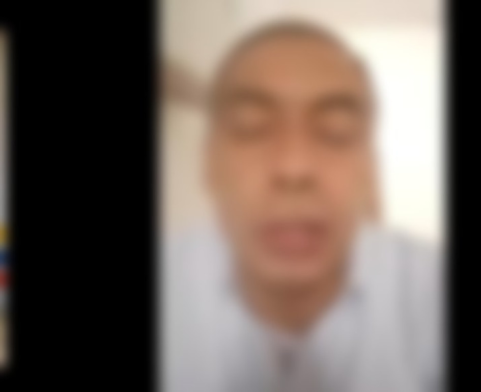 No aceptó los cargos. Quiere decir que se inició un proceso penal en su contra, no que sea culpable.