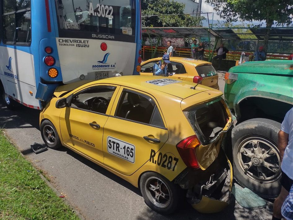 El accidente ocurrió en la avenida Santander con calle 52, de Manizales.