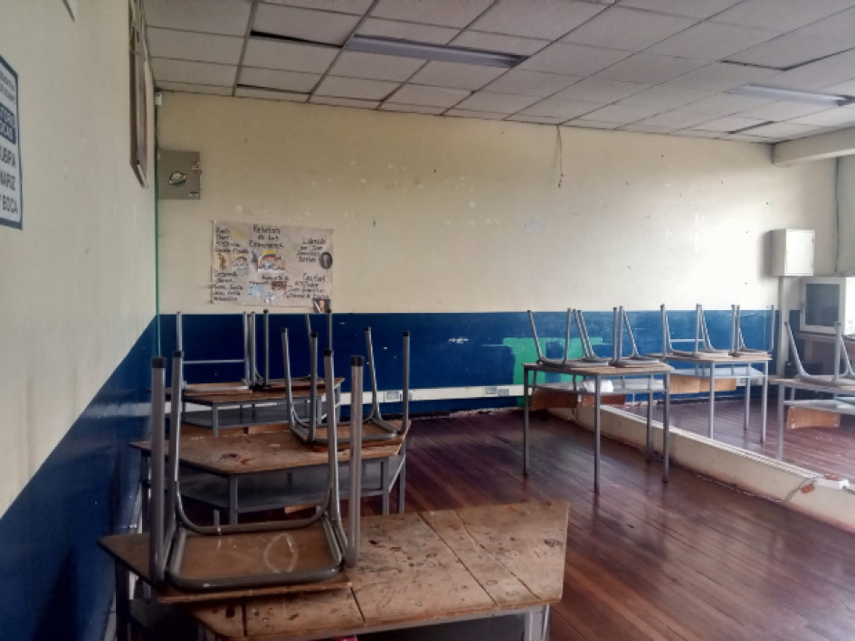 Foto I LA PATRIA  Una nueva suspensión de clases se dio este viernes 30 de mayo en el colegio Adolfo Hoyos Ocampo, de Manizales. La semana pasada fue para exigir la continuidad de la secretaria, y este vez para solicitar el traslado de la rectora.