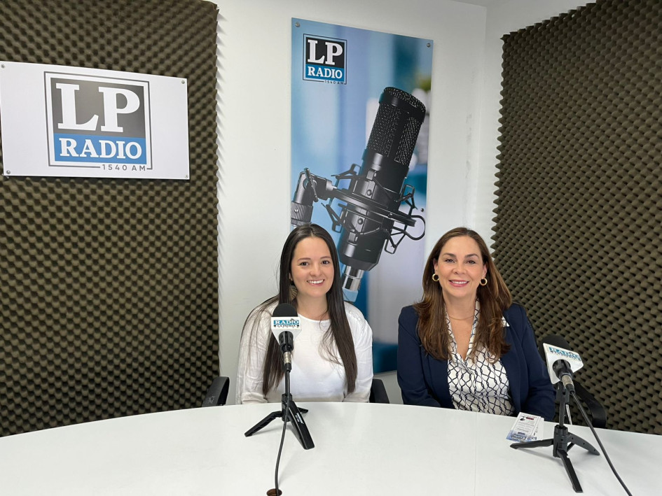  Daniela Sánchez, coordinadora de la Red de Unidades de Graduados de Manizales y Caldas y Ángela María de la Roche, coordinadora de la Unidad de Graduados, pero de la Universidad Autónoma de Manizales