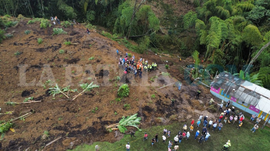 Esta emergencia fue apoyada por organismos de socorro como el cuerpo de bomberos de Villamaría y de otros municipios que ayudaron a encontrar a las víctimas. 