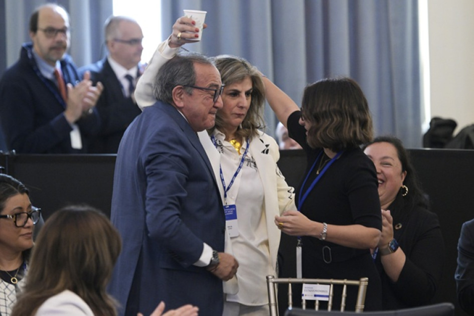 La delegación colombiana encabezada por Laura Sarabia, la diplomática Laura Gil y el representante permanente del país ante la Organización de los Estados Americanos (OEA), Luis Vargas. 