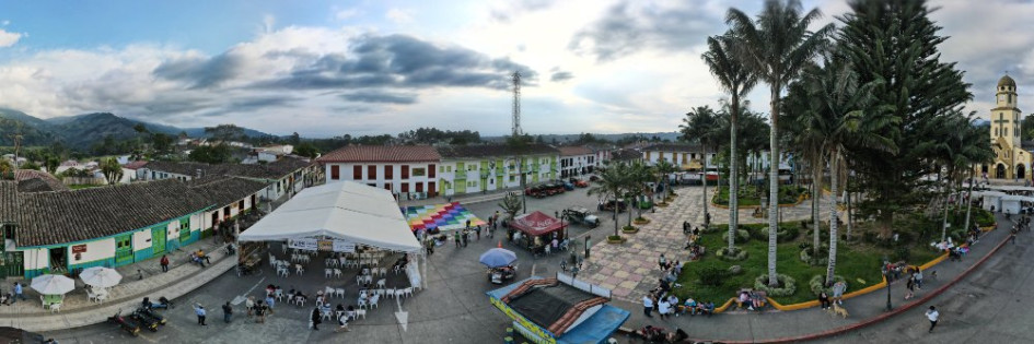 Festival Internacional de Cine de las Montañas l LA PATRIA Además de las atracciones turísticas en Salento, el cine vuelve a la pantalla grande del parque de este municipio del Quindío  