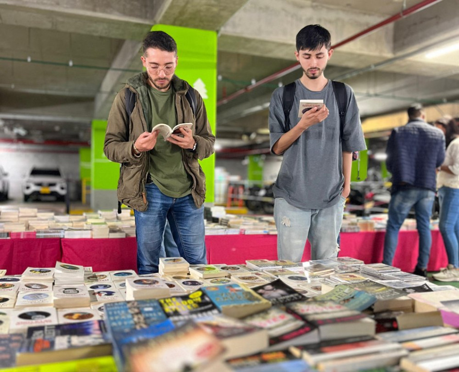 Así es como se ha visto el Gran Outlet de Libros en Manizales este 2025, los organizadores decidieron quedarse en la capital de Caldas 5 días más. 