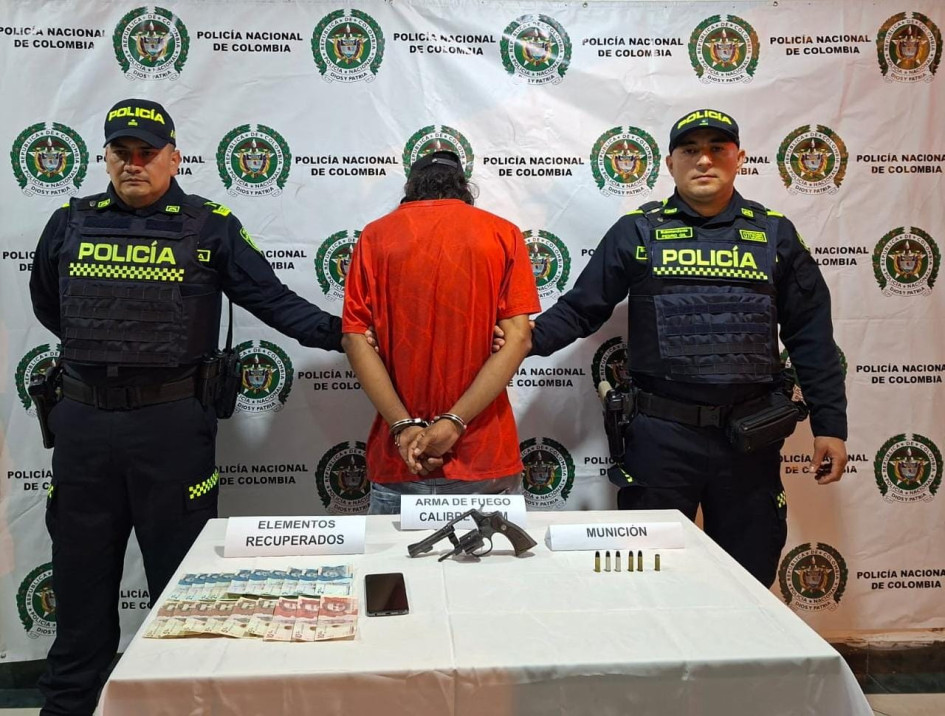 El capturado, un ciudadano extranjero, cuenta con antecedentes por distintos delitos.