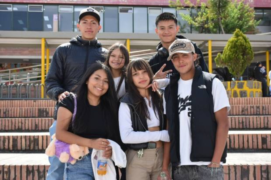 Foto ICortesía Icetex I LA PATRIA  Estudiantes con crédito vigente, de 1.100 municipios en los 32 departamentos del país, quienes actualmente cursan programas de pregrado o posgrado, dentro o fuera de Colombia, se benefician con la renovación de crédictos, indica el Icetex.