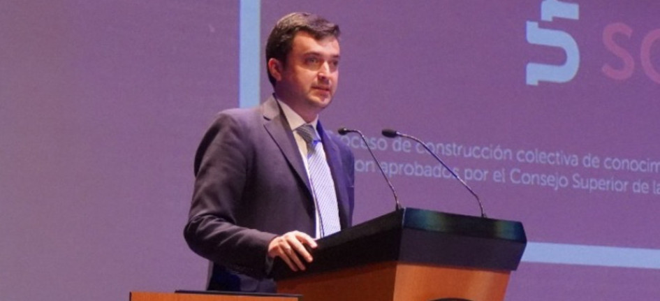 Juan Martín Dussán López se ha desempeñado como asesor de alianzas público privadas de la La cooperación de USAID en América Latina y el Caribe y en la Agencia Nacional de Infrestructura (ANI) en el área de innovación ambiental y social de la entidad. 