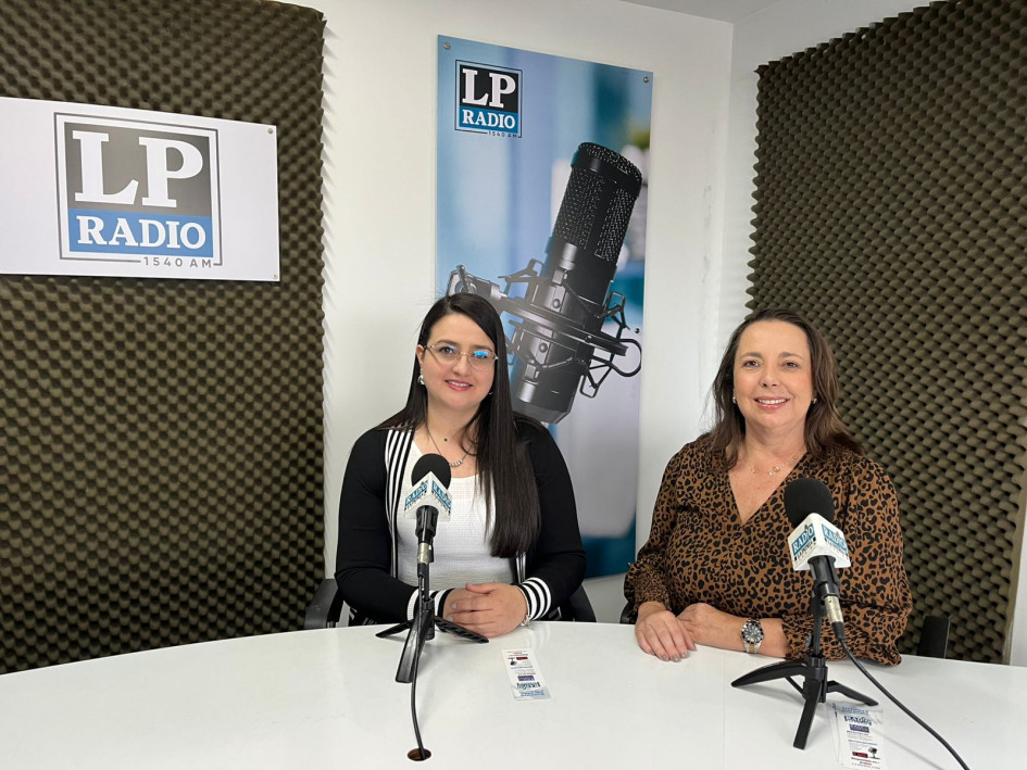Lina Flórez, de la Universidad Católica de Manizales, y Julia Inés Gómez, coordinadora de Manizales Más.
