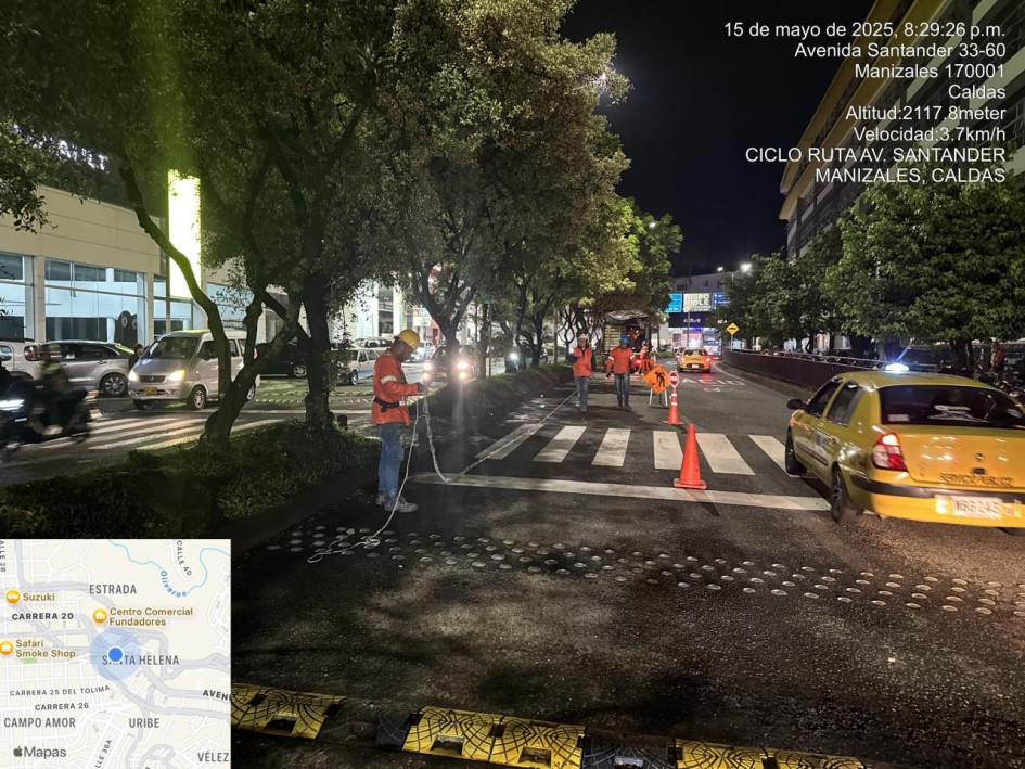 Labores nocturnas en la avenida Santander en la noche de este jueves (15 de mayo) allanan el camino para las obras que repintarían la ciclobanda.