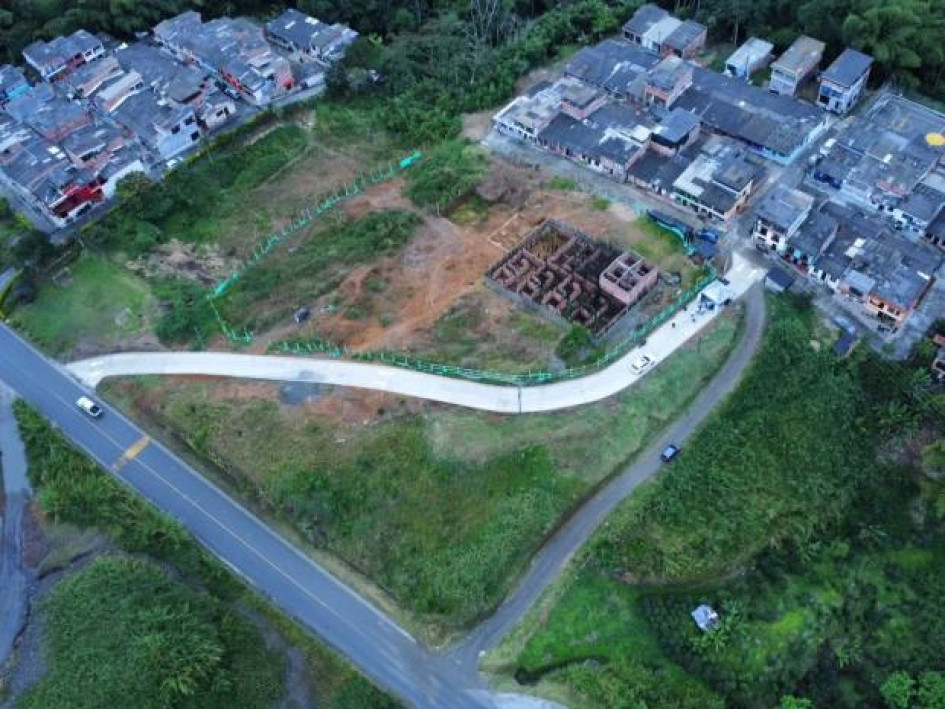 La Alcaldía de Palestina reporta la reparación de calles clave en el municipio (foto).