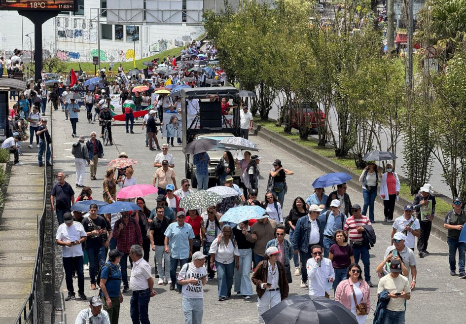 La consulta popular se refugia en la calle: 300 personas marcharon en Manizales durante el segundo día del paro nacional, según la Secretaría del Interior. Este jueves (29 de mayo) caminaron desde el parque de la Mujer hasta la Alcaldía con arengas a favor de la consulta popular del Gobierno Petro, que se hundió en el Senado.