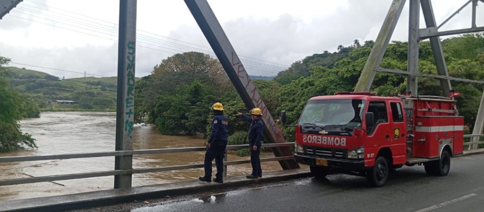 El nivel del río Cauca a su paso por La Virginia (Risaralda) alcanzó los 5 metros con 90 centímetros a la 1:00 p.m., generando alerta roja en el municipio 