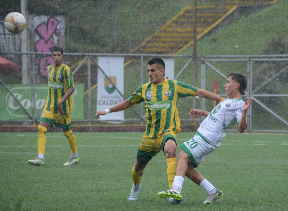 En un día lluvioso en Manizales, la Selección Caldas le ganó a Risaralda en el Nacional Sub-17 de Fútbol.