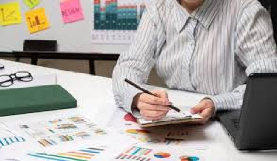 El supuesto usurero diligencia en cuaderno las cuentas, pero habría añadido intereses del 7% al 10%, que al sumar no dan lo que decían las letras de cambio