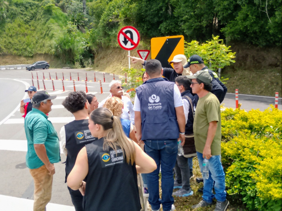 Instalaron la señalización en el cruce de Guayabal, en Chinchiná (Caldas), para indicar que se construirá la intersección en este punto de la doble calzada entre Manizales y Pereira.