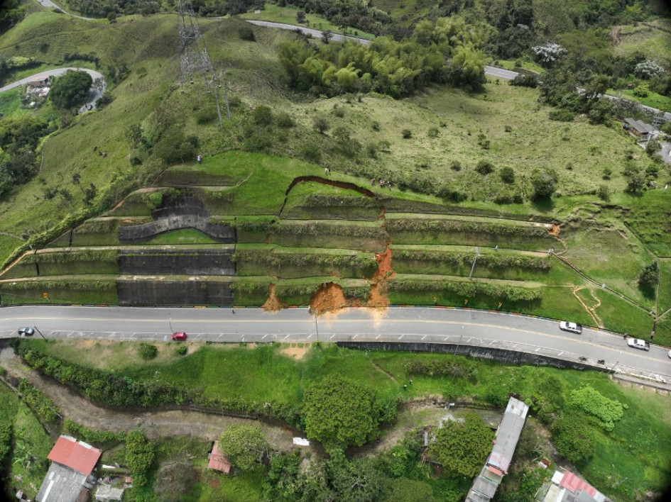 Por movimiento en masa de tierra fue necesario el cierre total del retorno Boquerón, ubicado entre los municipios de Dosquebradas y Santa Rosa de Cabal
