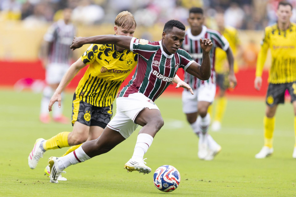 Jhon Arias este martes en el partido ante Borussia Dortmund.