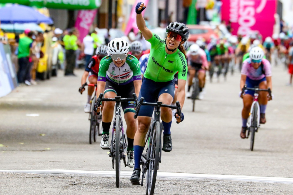 La caldense Diana Carolina Peñuela, del Team Sistecrédito, vencedora este martes de la primera jornada de la Vuelta a Colombia Femenina.