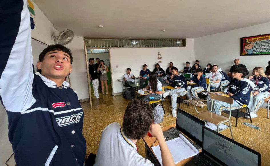 Cerca de 200 estudiantes de 13 colegios de Manizales participaron en el X Foro de Filosofía.