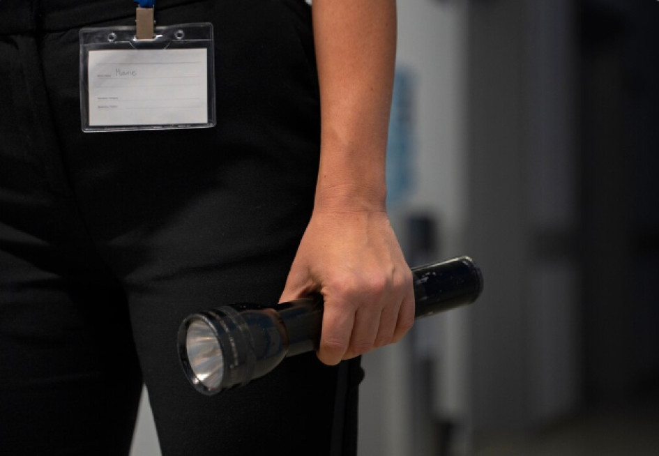 Guardia de seguridad en el lugar de trabajo