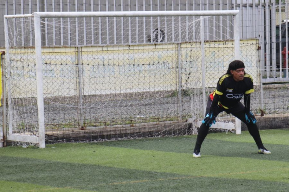 Juan Carlos Henao pendiente de una jugada que se disputó en un partido que se realizó en Viterbo. 