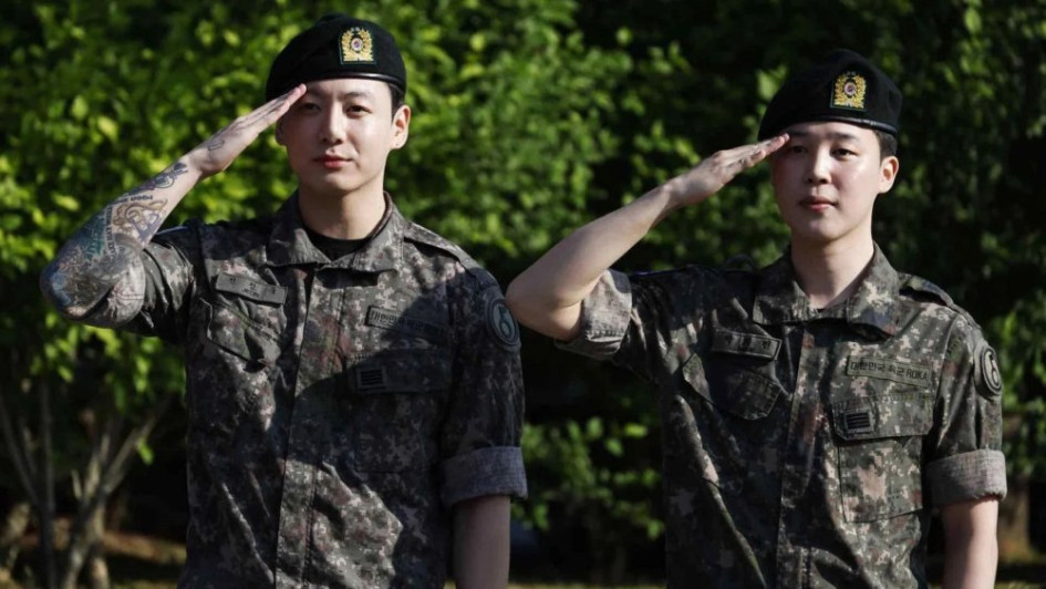 Foto | Cortesía | LA PATRIA  Hoy en la mañana salieron del servicio militar obligatorio Jungkook y Jimin. Solo falta Suga, que sale en 10 días.