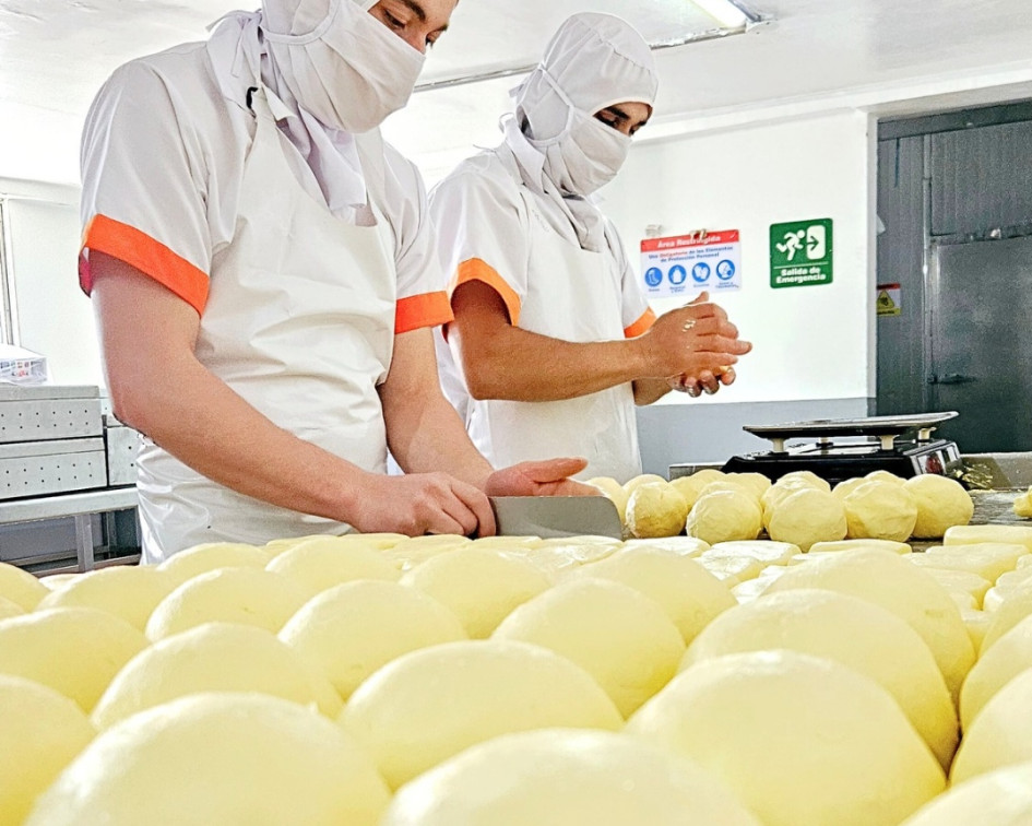El toque secreto ve la luz: Los ganaderos de un rincón del Norte de Caldas se sobrepusieron al abandono. Crearon su propia empresa y la han hecho progresar durante 21 años. 