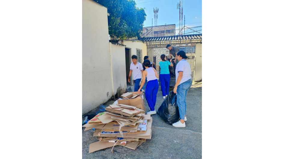 Solo en cartón los estudiantes de la Institución Educativa Santa Teresita de Chinchiná recolectaron 1.241 kilogramos.