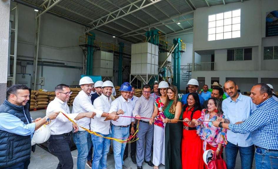 Apertura de la planta de trillado de café de la empresa Tribox Colombia en Ibagué (Tolima).