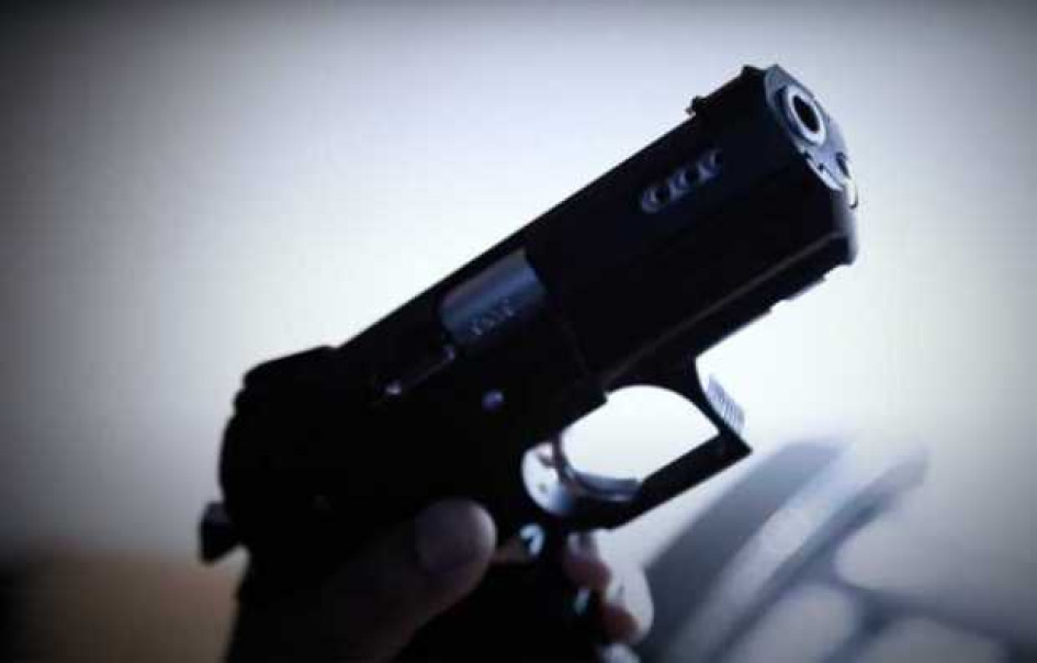 La víctima habría recibido tres impactos de bala y su pronóstico es reservado.