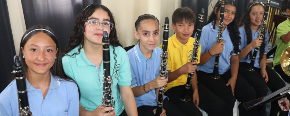 Este concurso reúne a músicos estudiantes de instituciones educativas que tengan 14 años.  