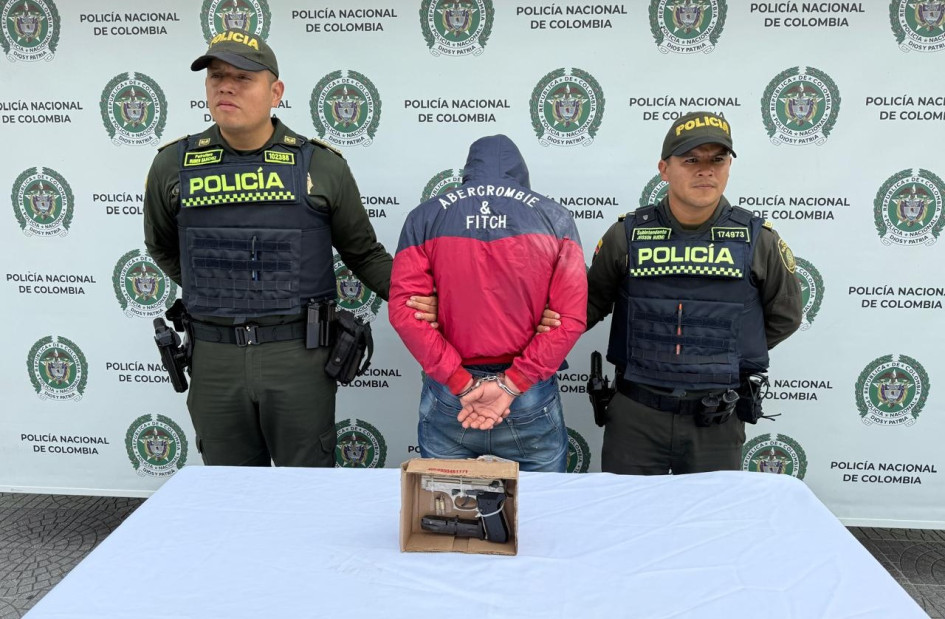 vDe acuerdo con la Policía, Panes tenía en su poder un arma traumática modificada con la que intimidaba a los vecinos.