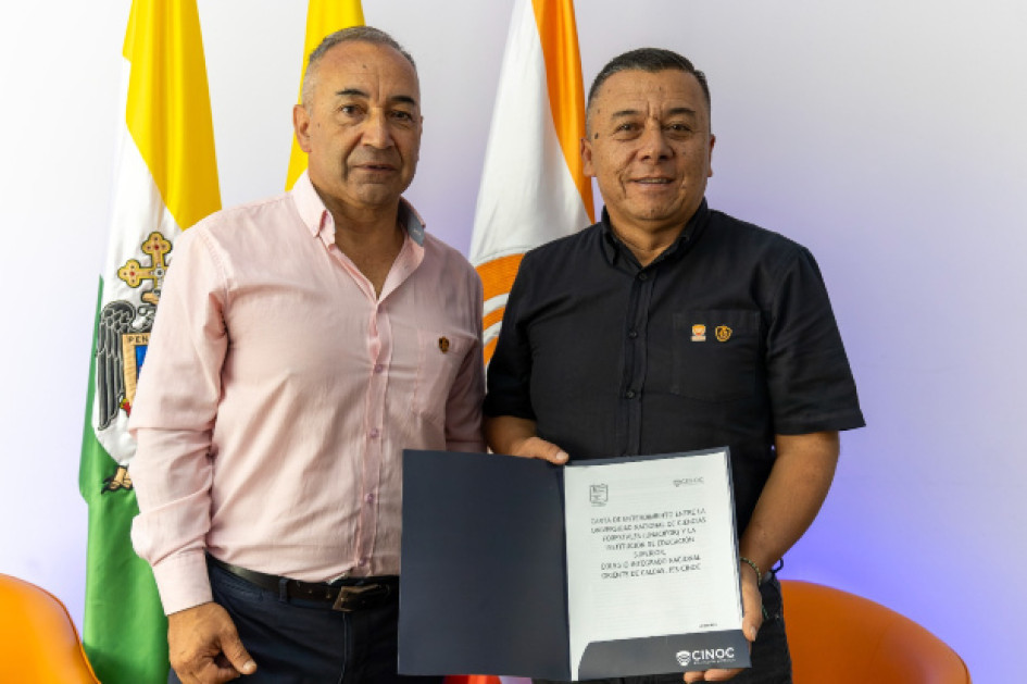 Foto I Cortesía para LA PATRIA  Firmaron el convenio el rector de la Universidad Nacional de Ciencias Forestales (Unacifor) de Honduras, Emilio Gabriel Esbeih, y el rector de la IES Cinoc, Juan Carlos Loaiza.