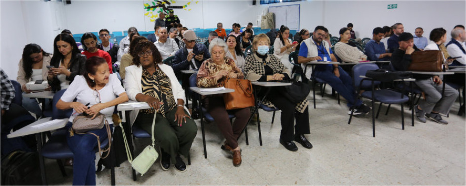 La comunidad estuvo atenta durante las intervenciones de los líderes y de los secretarios de despacho. 