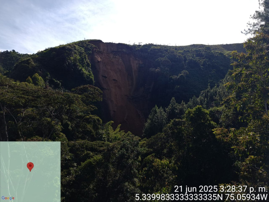 Deslizamiento en la vereda Barreto que tapó quebrada. 