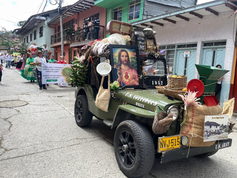 Mercado campesino y empresarial; desfile de comparsas, eucaristía y rifa de regalos entre los habitantes de las diferentes veredas, hicieron parte de las fiestas 