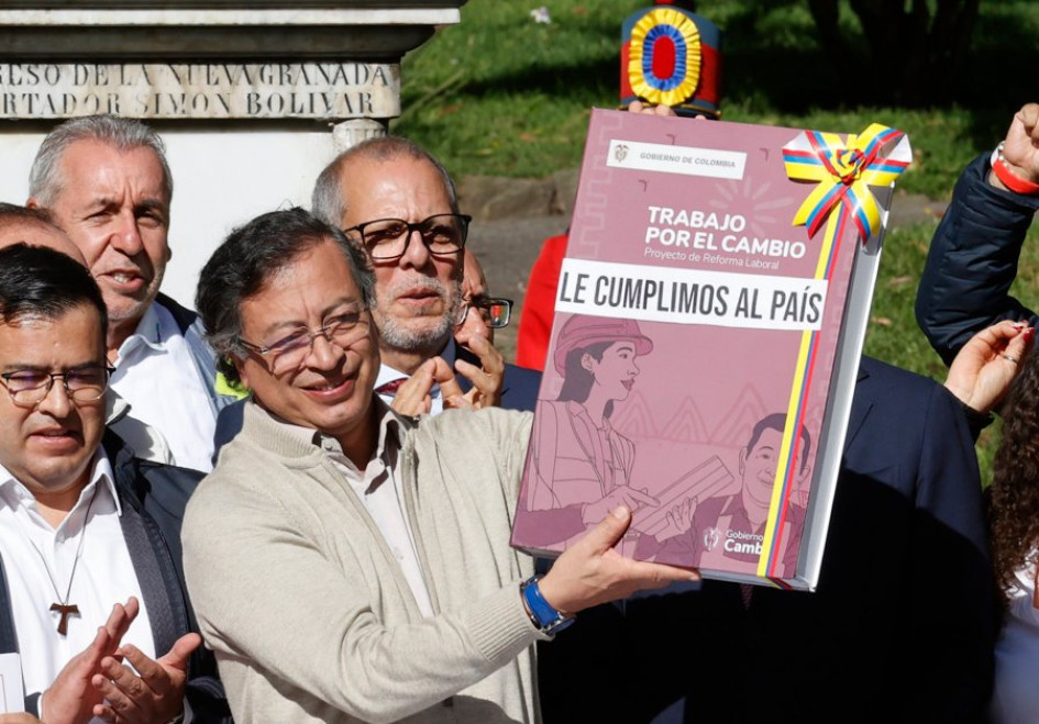 Gustavo Petro este miércoles en la firma de la reforma laboral.