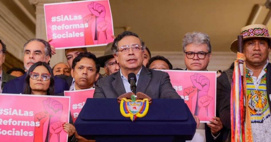  El decreto presidencial fue firmado por los 19 ministerios,