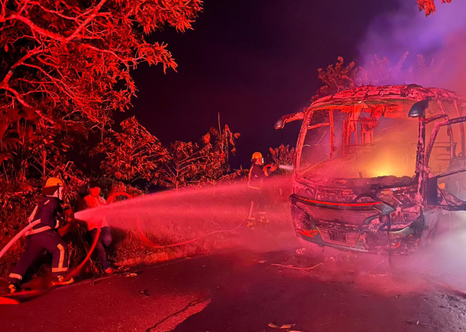 Dos máquinas extintoras de Victoria y Marquetalia atendieron la emergencia en La Italia.