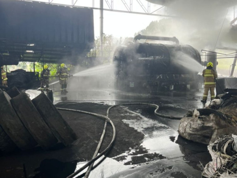 Una persona murió tras este incendio en Manizales.