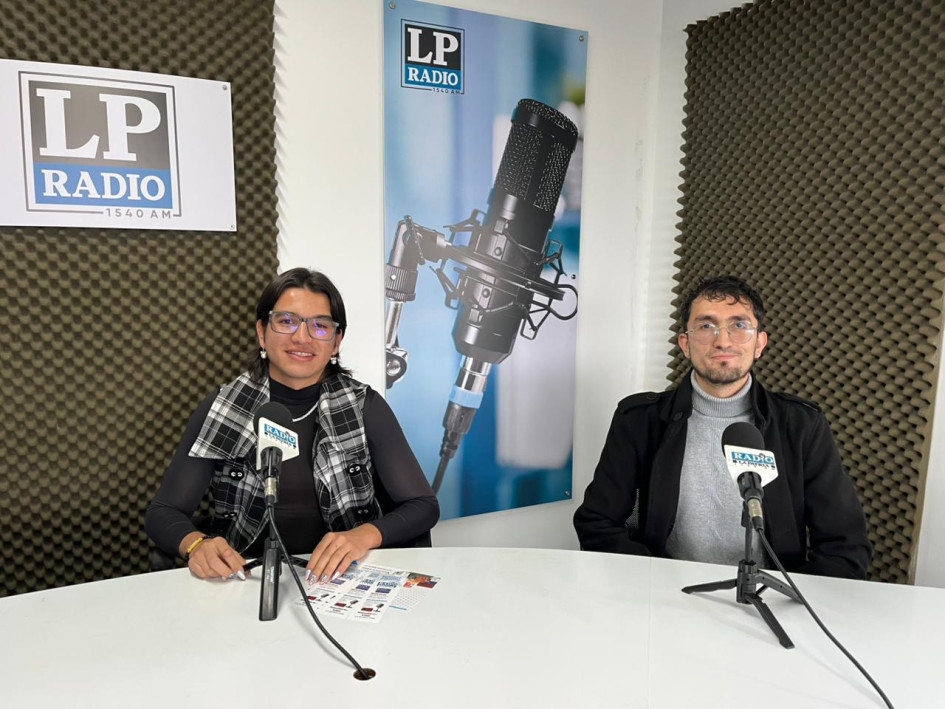 Jahir René Giraldo y Juan Pablo Ospina Valencia, activistas LGBTIQ+ y miembros de la Mesa Diversa de Manizales y Caldas. 