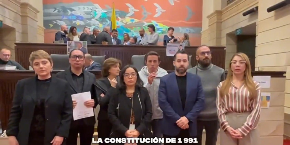 El político caldense Juan Sebastián Gómez rechazó el decreto del presidente Gustavo Petro en compañía de la bancada independiente del Congreso. 