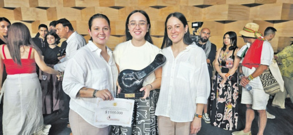 Lina Brito, Laura Vargas y Elizabeth Castañeda, integrantes de La Triada.