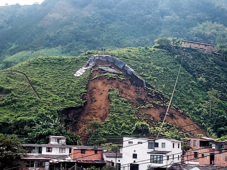 Ladera que se desprendió este lunes en Chinchiná (Caldas).